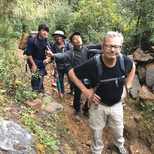 Det lilla kungariket i Himalaya erbjuder unika upplevelser av religion & kultur med blandning av en dramatisk och fascinerande natur. Besök landet som sätter fokus på bruttonationallycka före tillväxt och bruttonationalprodukt! Välkommen till Swed-Asia Travels för skräddarsydd resa eller för gruppresa till Bhutan.
