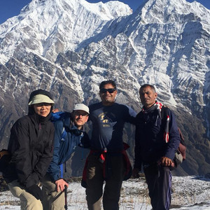 Vi skräddarsyr din vandring i Nepal - såväl ensam, i par eller eget sällskap arrangerar vi din Himalaya-vandring med egen guide och bärare. Vi planerar individuellt din vandring där höjdnivå och svårhetsgrad anpassas efter din erfarenhet och dina mål. Eftersom du vandrar i eget sällskap har du/ni egen nära dialog med guider och er upplevelse blir unik och personlig.